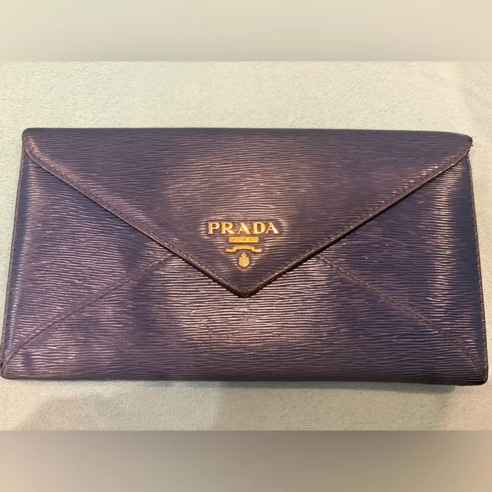 Prada Envelope Wallet in Blue Leather Flawed Gem ๐ - Picture 1 of 17